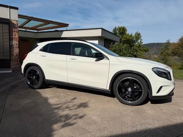 صورة 2 لـ 2014 Mercedes-BENZ GLA