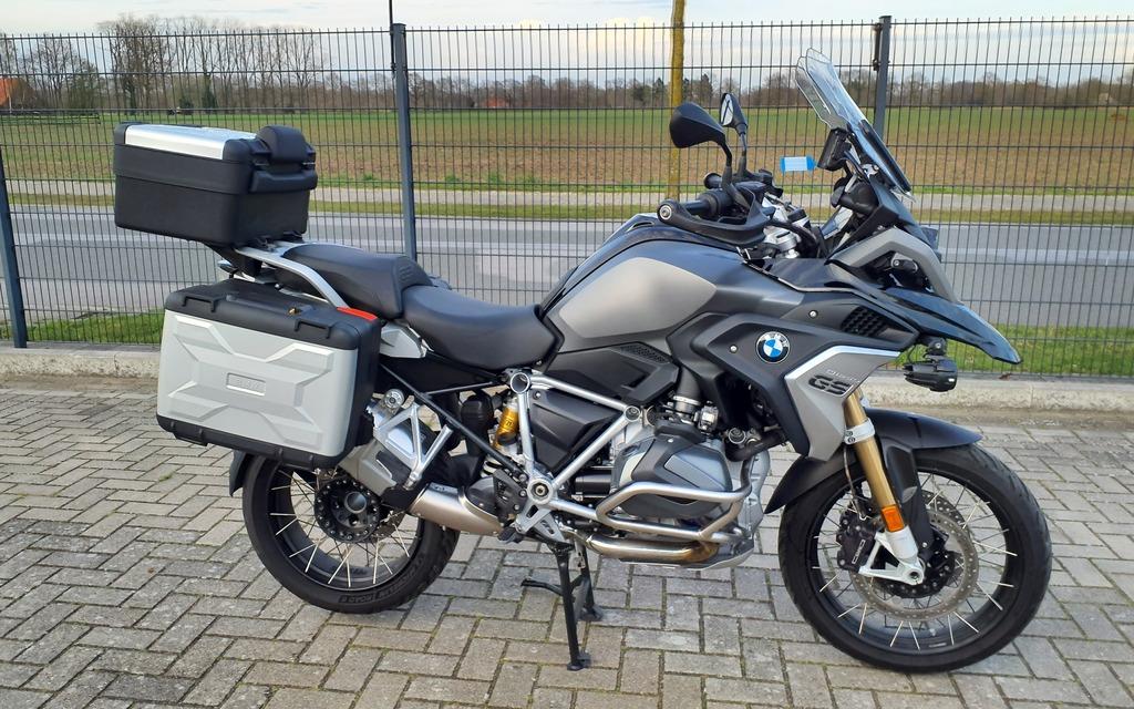BMW R 1250 GS 3 PAKETE + KOFFER NAVI+ HELM