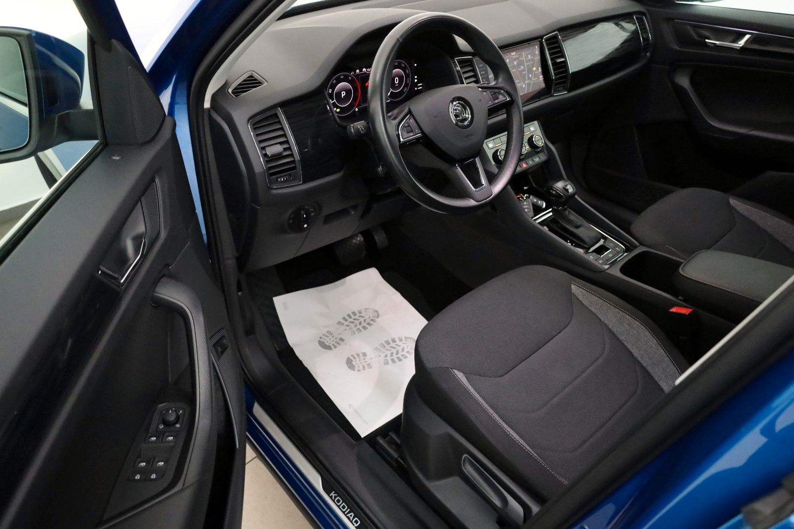 Fahrzeugabbildung SKODA Kodiaq Drive 125 4x4 7 Si,Navi,LED,ACC,AHK,SR+WR