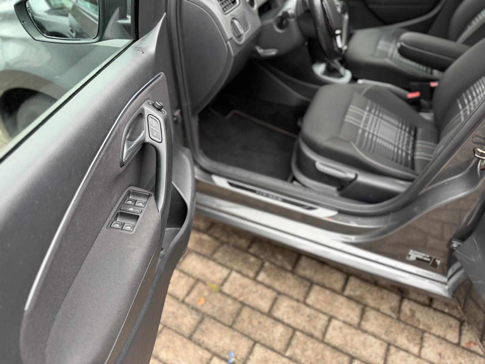 Volkswagen Polo 1,2 Lounge BMT DSG LED Navi SHZ Scheckheft