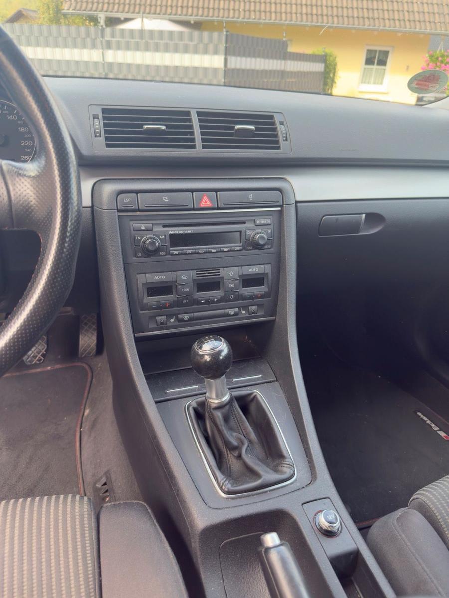 Audi A4 2006 — photo 11