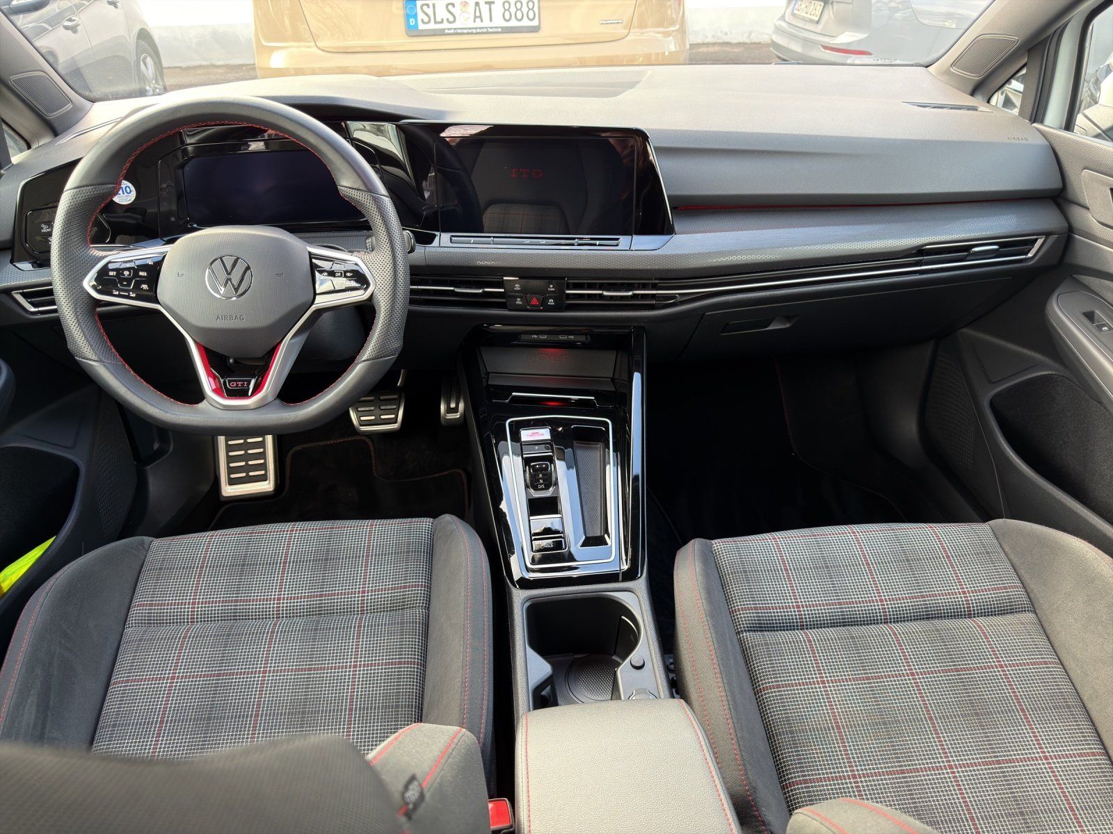 Fahrzeugabbildung Volkswagen Golf VIII GTI 2.0 TSI DSG.RF-Kamera.Navi.SH.Keyl
