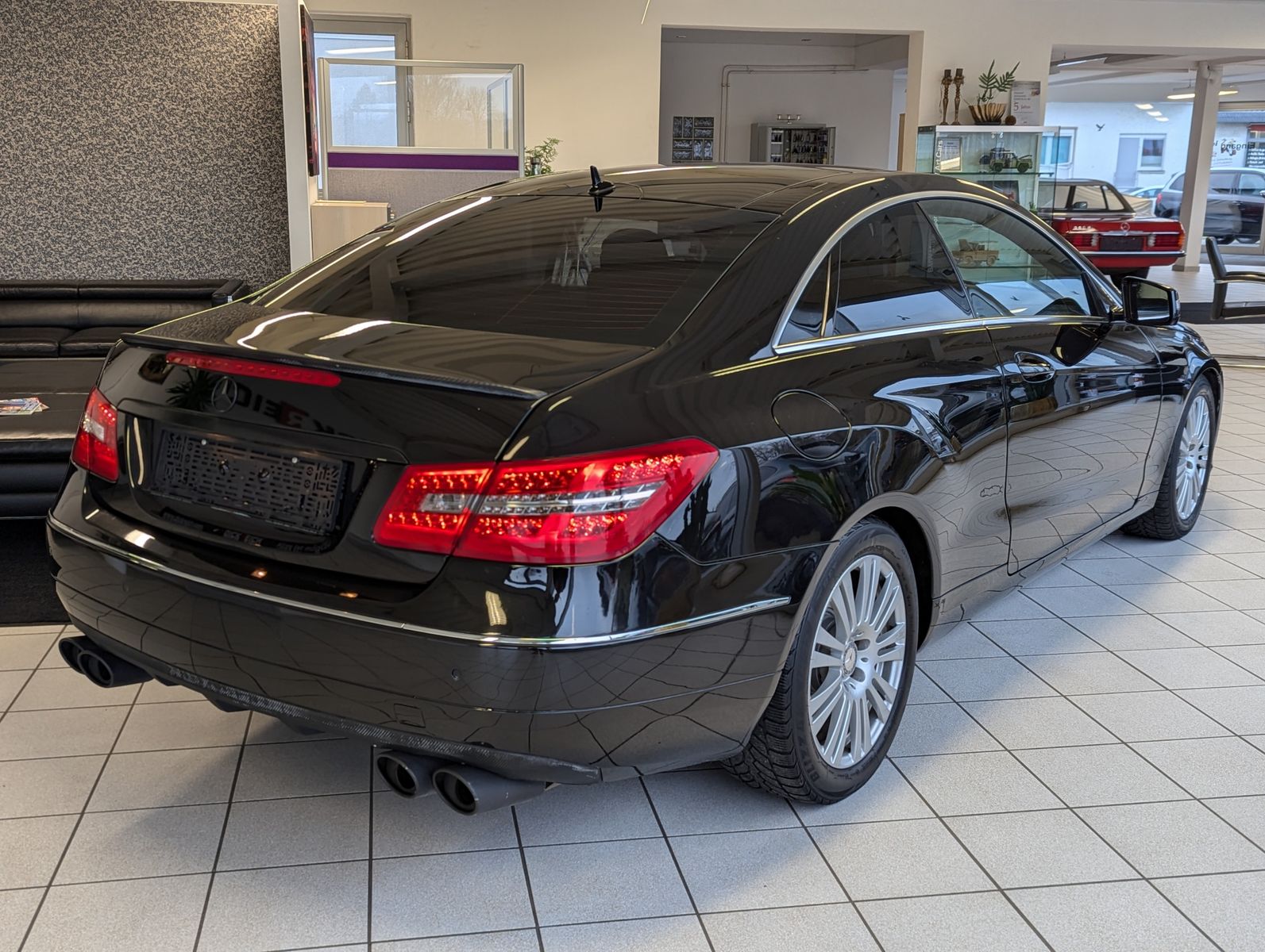 MERCEDES-BENZ E 350 CGI Ava. Memory Leder Navi Pano Sport-Fahr - Image 7