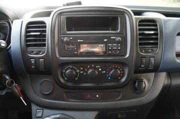 Opel Vivaro - 12