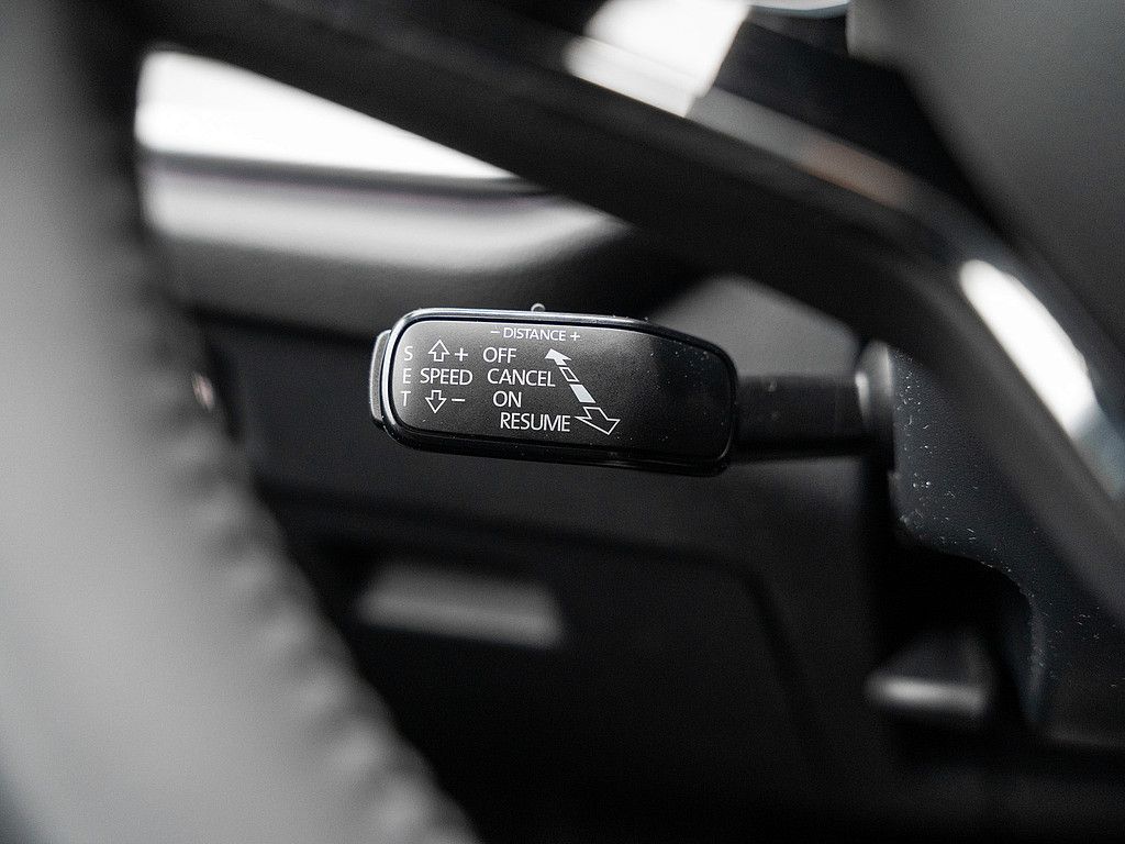 Fahrzeugabbildung SKODA Octavia Combi 1.5 TSI Style NAVI AHK ACC HUD LED