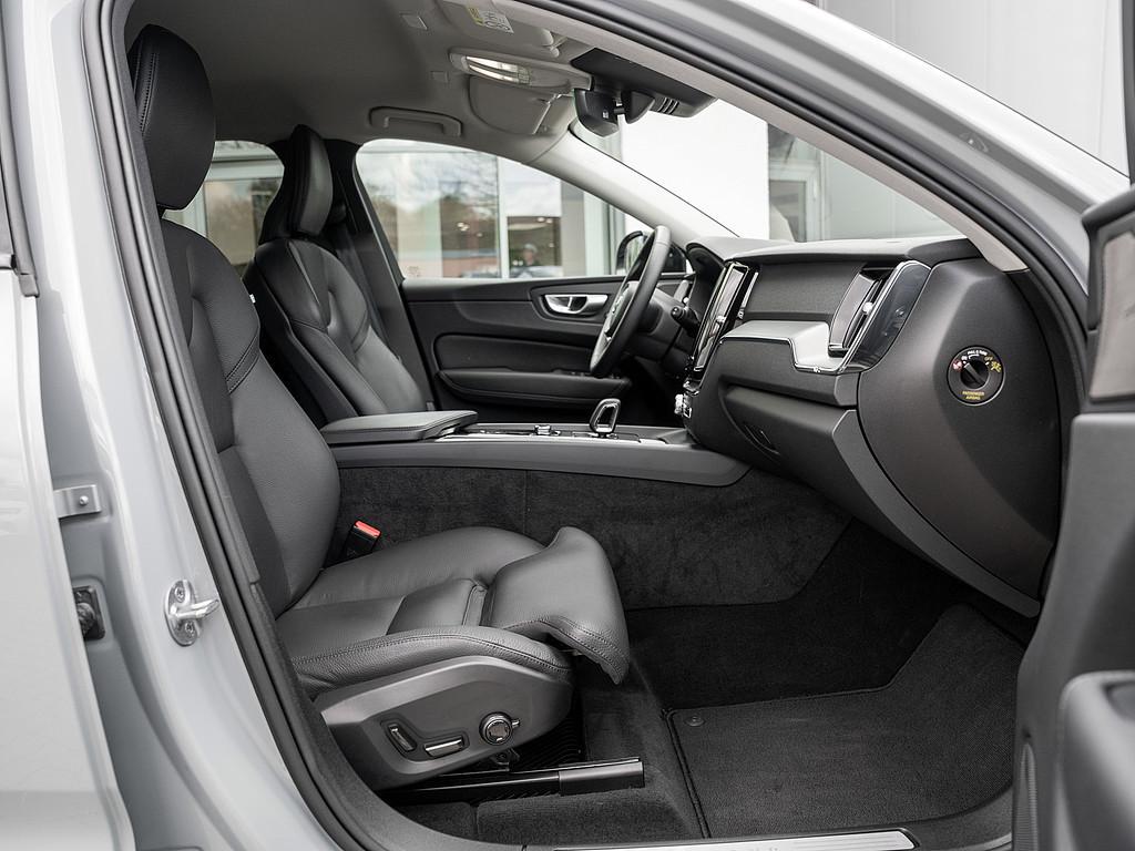 Volvo XC60 B4 Plus Dark