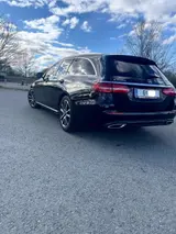 Mercedes-Benz E 220 d T Autom. - - Mercedes-Benz E 220: Von Privat