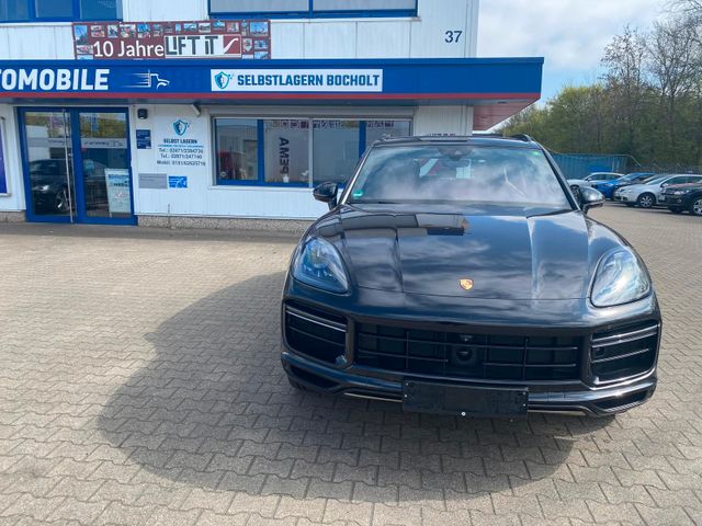 PORSCHE Cayenne Turbo