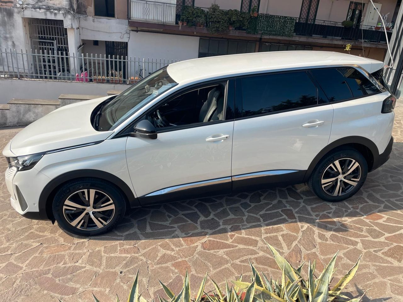 Peugeot 5008 BlueHDi 130 S&S Allure imagem 3