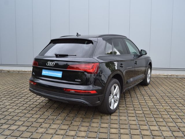 Q5 50 TFSI e qu. Advanced OPTIK-SCHWARZ/AHK/19-Z