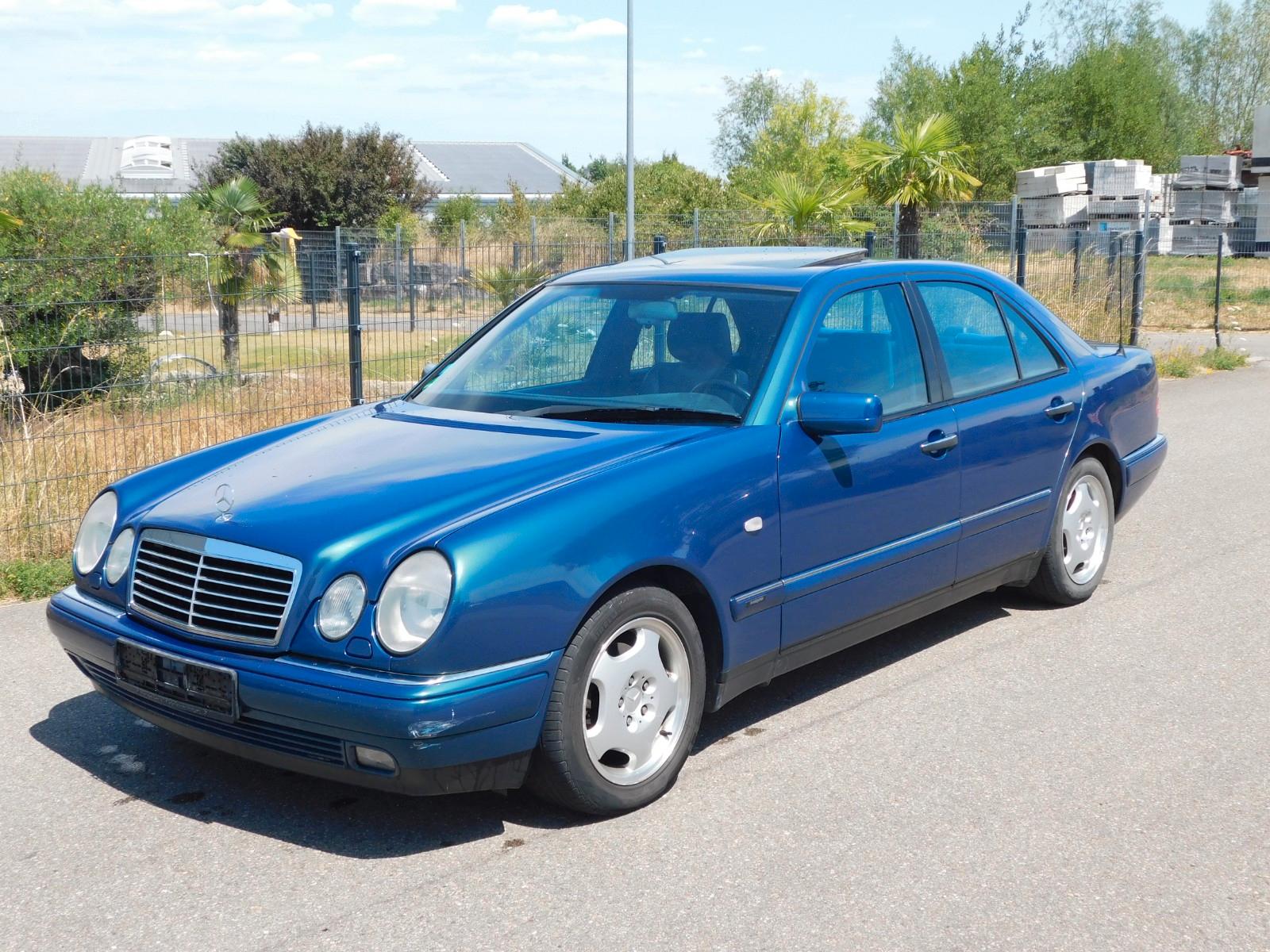 Mercedes-Benz E 230