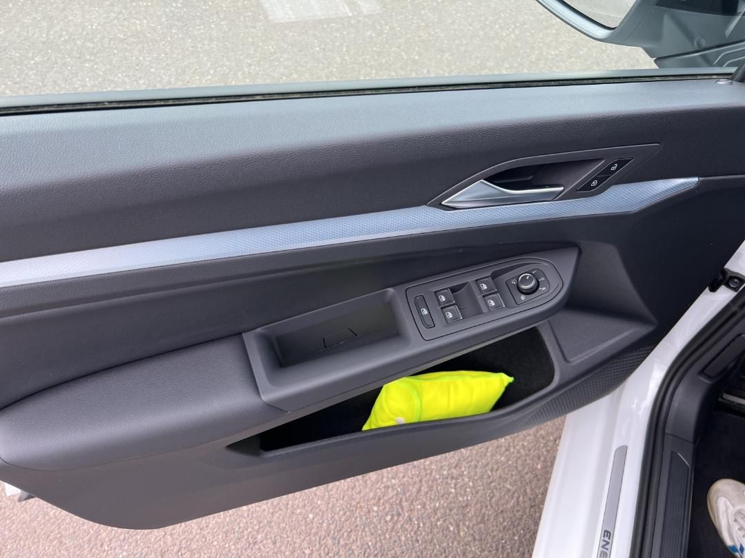 Fahrzeugabbildung Volkswagen Golf Life Energy,GJR,Climatronic,LM-Felgen ,App