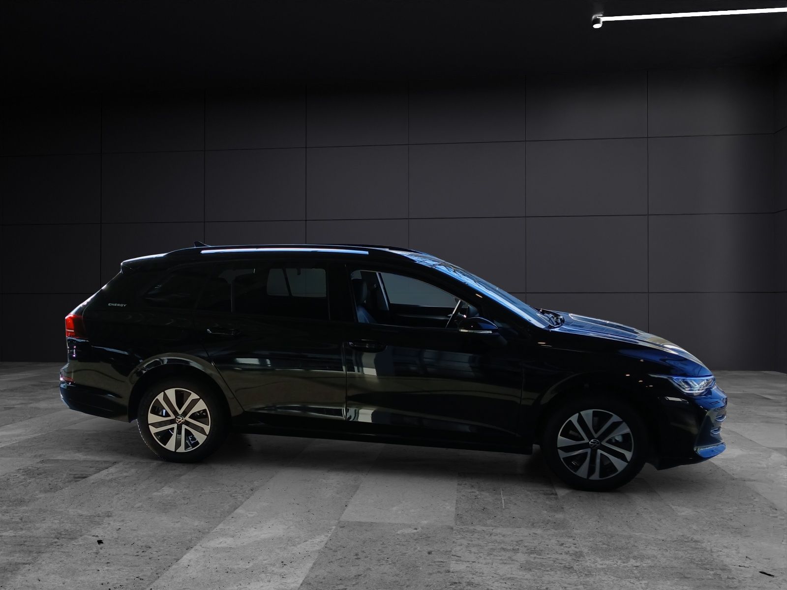 Fahrzeugabbildung Volkswagen Golf VIII Variant TDI Energy LED ACC RFK AHK