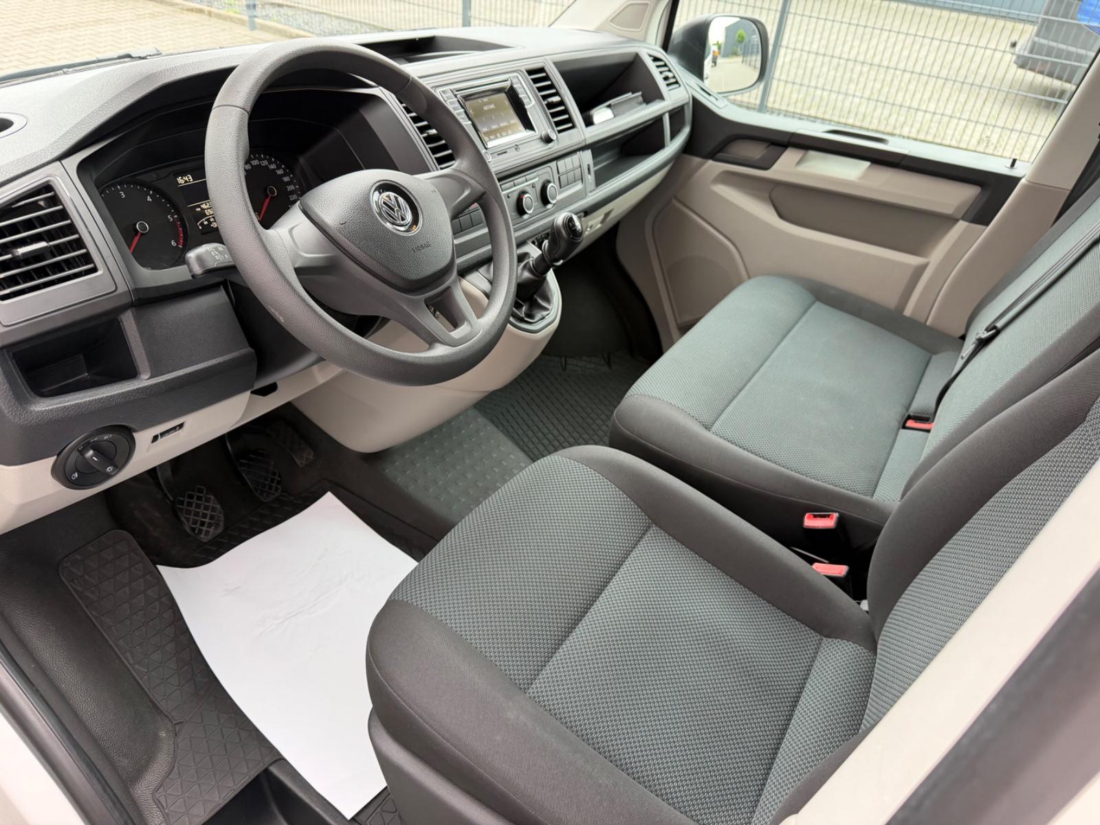 Volkswagen T6 2.0 TDI 9-SITZER Klima PDC AHK 1.Hand 69000km