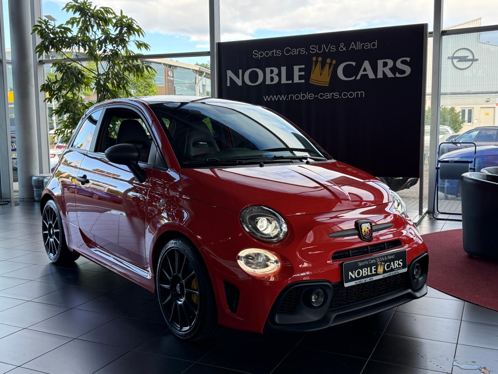 Abarth 695 Competizione BEATS NAVI SABELT