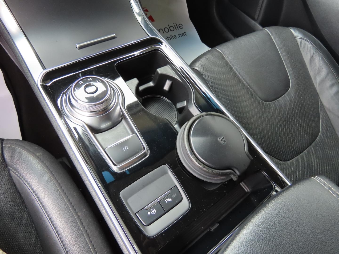 Ford Edge Titanium 1.Hd*Matrix*B&O*Navi*Kam*ACC*AHK