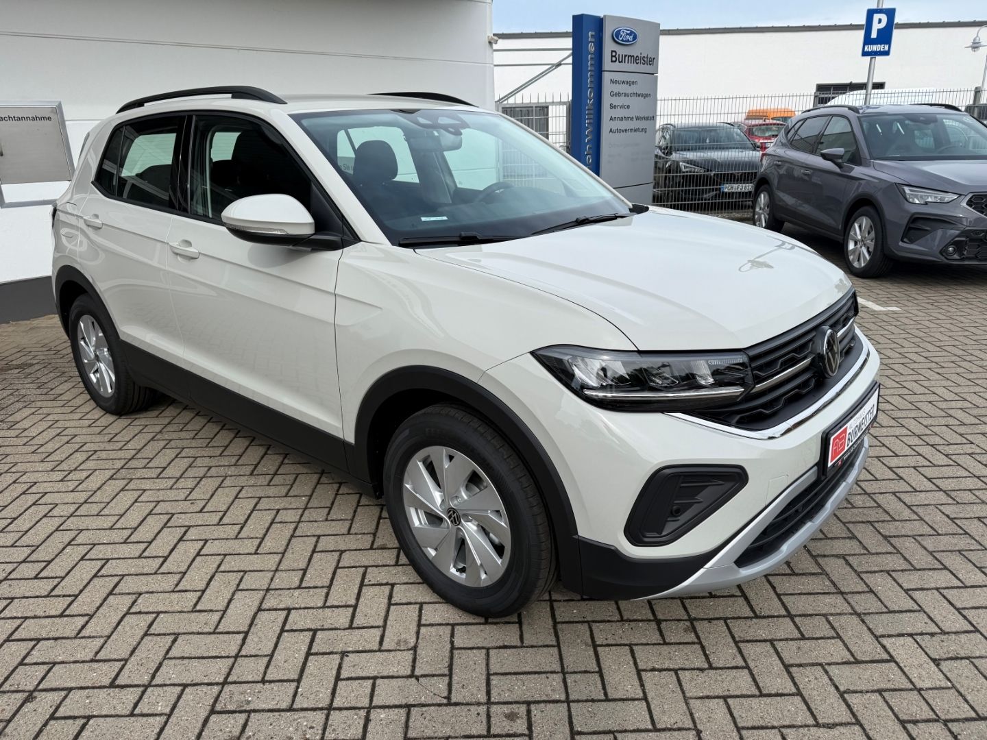 Fahrzeugabbildung Volkswagen T-Cross 1.0 TSI 70 kW Life Digitales Cockpit LED