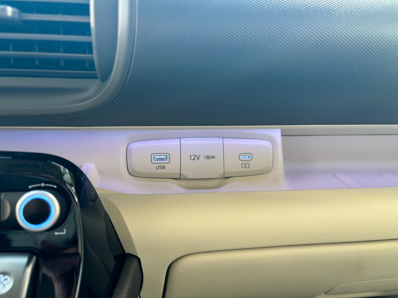 Fahrzeugabbildung Hyundai INSTER 49 kWh Prime 360°/V2L/Ambiente!