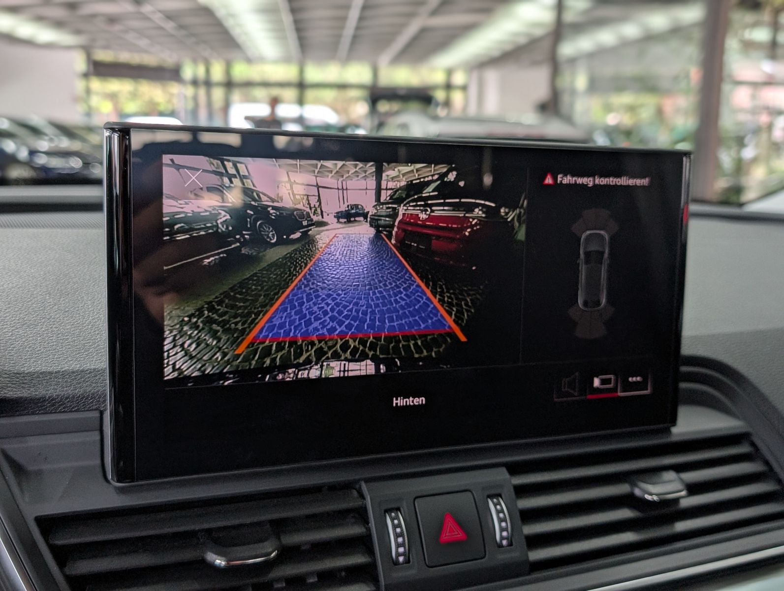 Fahrzeugabbildung Audi Q5 Sportback 55 TFSIe S Line HUD PANO AHK MATRIX