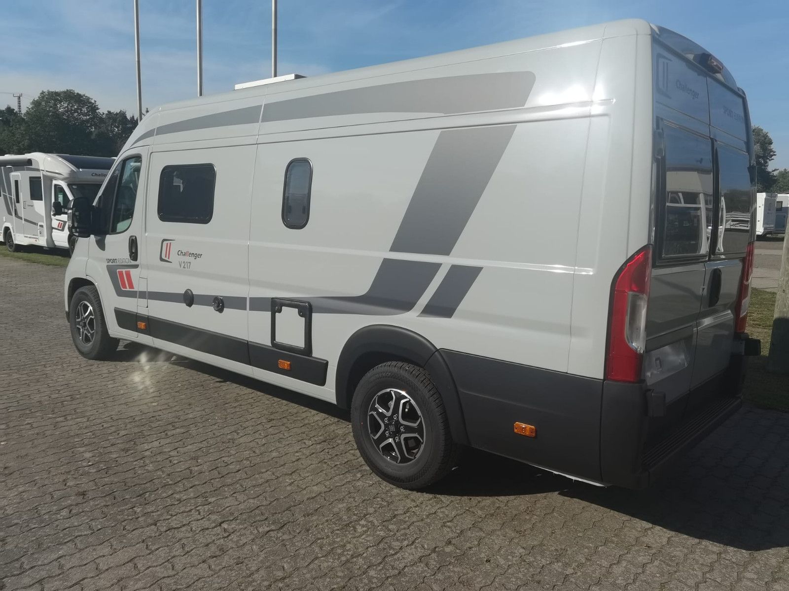 Fahrzeugabbildung Challenger V217 Sport Edition M27