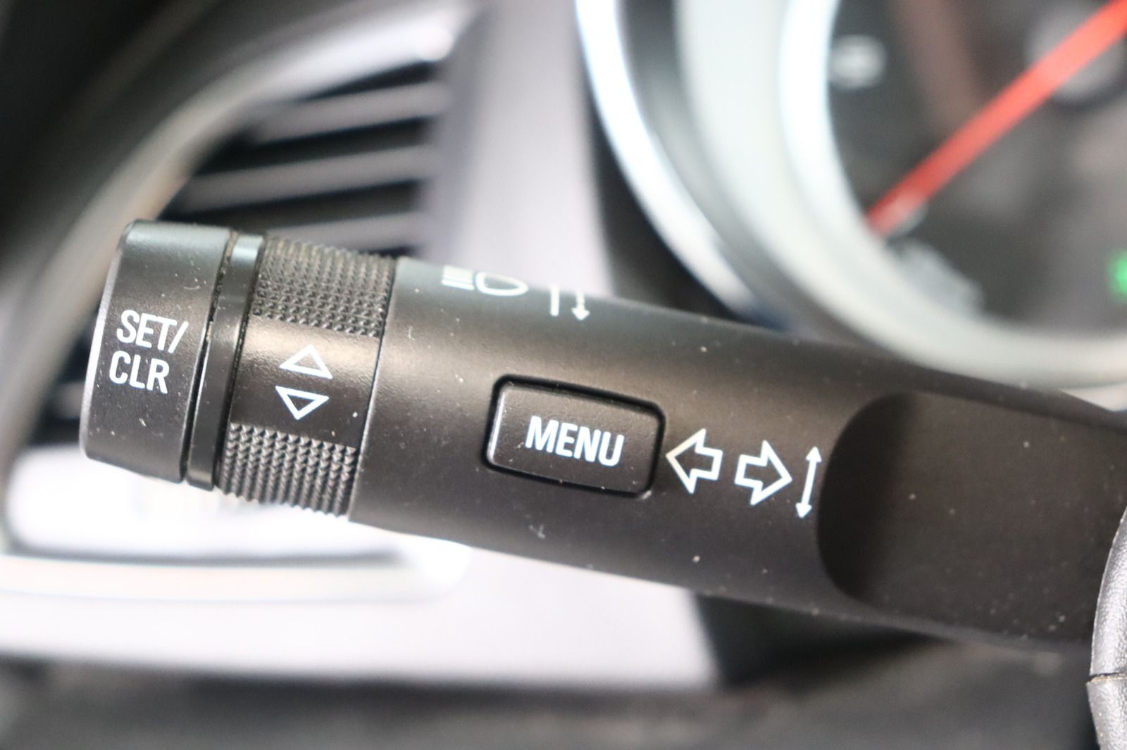 Fahrzeugabbildung Opel Astra Sports Tourer 2.0 CDTI Automatik