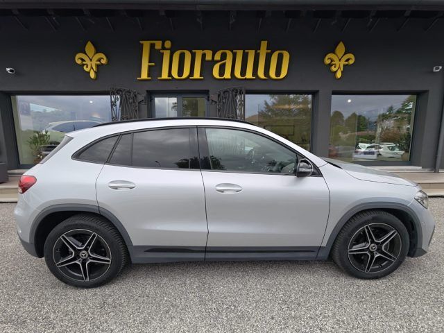 Mercedes-Benz MERCEDES-BENZ GLA 200 d Automatic PREMIUM imagem 3