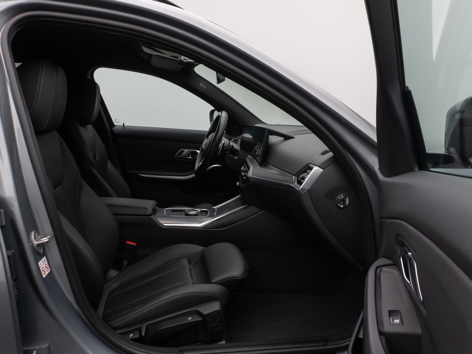 Fahrzeugabbildung BMW 330e xD M Sport Kamera DAB HUD Lenkradheizung