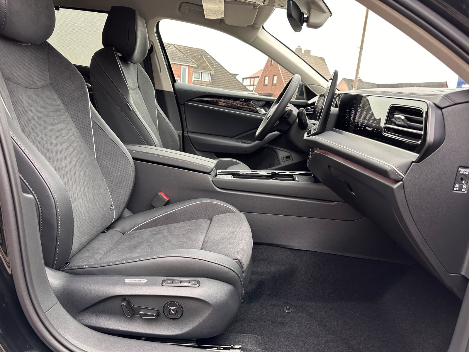 Fahrzeugabbildung Volkswagen Passat Variant 2.0 TDI Elegance Matrix/AHK/Navi