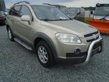 Chevrolet Captiva 2.4 LT 4WD - Chevrolet Captiva mit Benzin-Antrieb