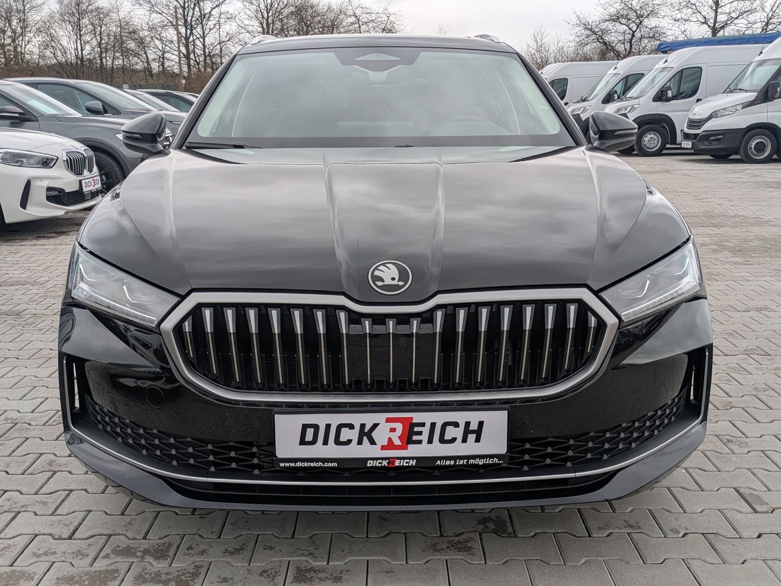 Fahrzeugabbildung SKODA Superb 2.0 TDI 4x4 Selection MATRIX*AHK*PANO*19"