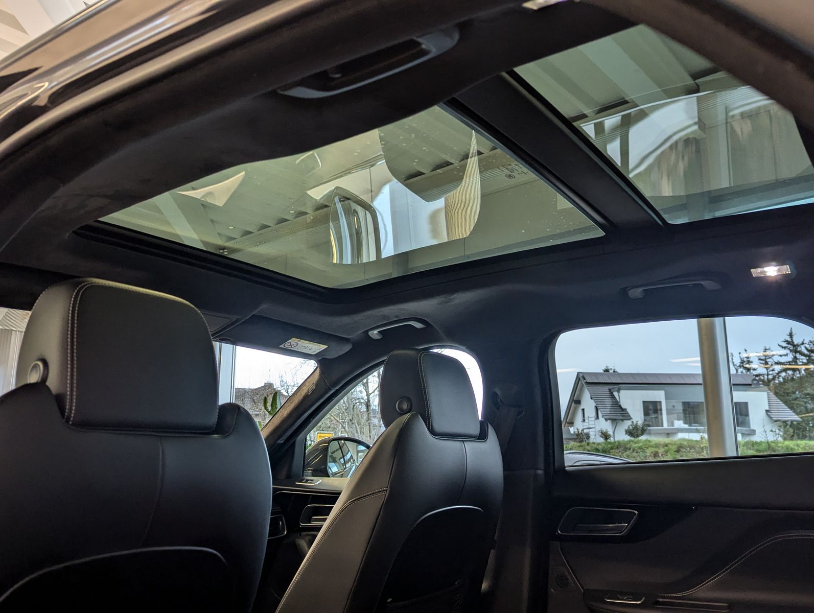Fahrzeugabbildung Jaguar F-PACE R-Sport AWD Black LED+ PanoACC 22"