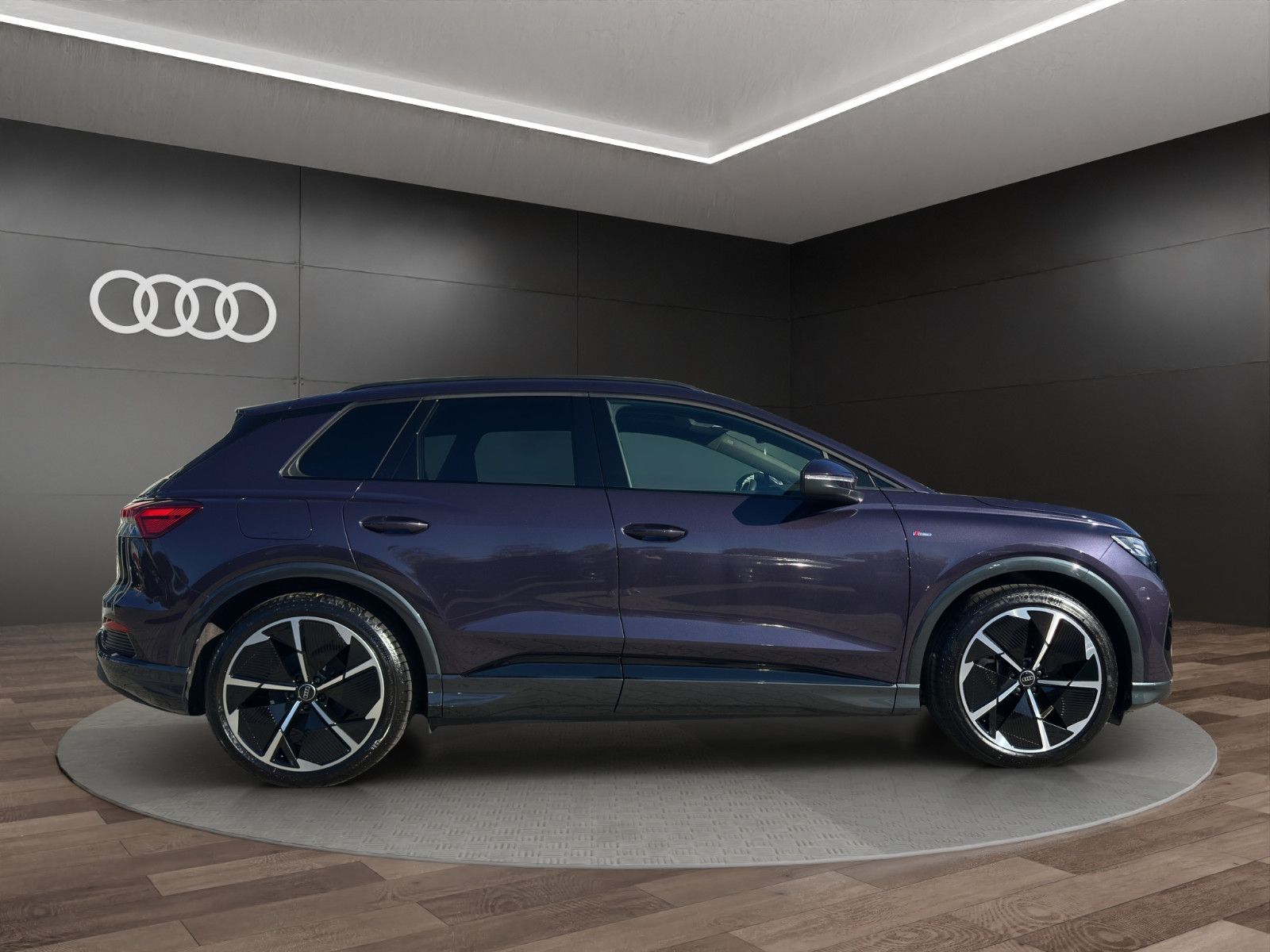 Audi Q4 50 e-tron qu. S LINE PANO MATRIX HEAD foto 4