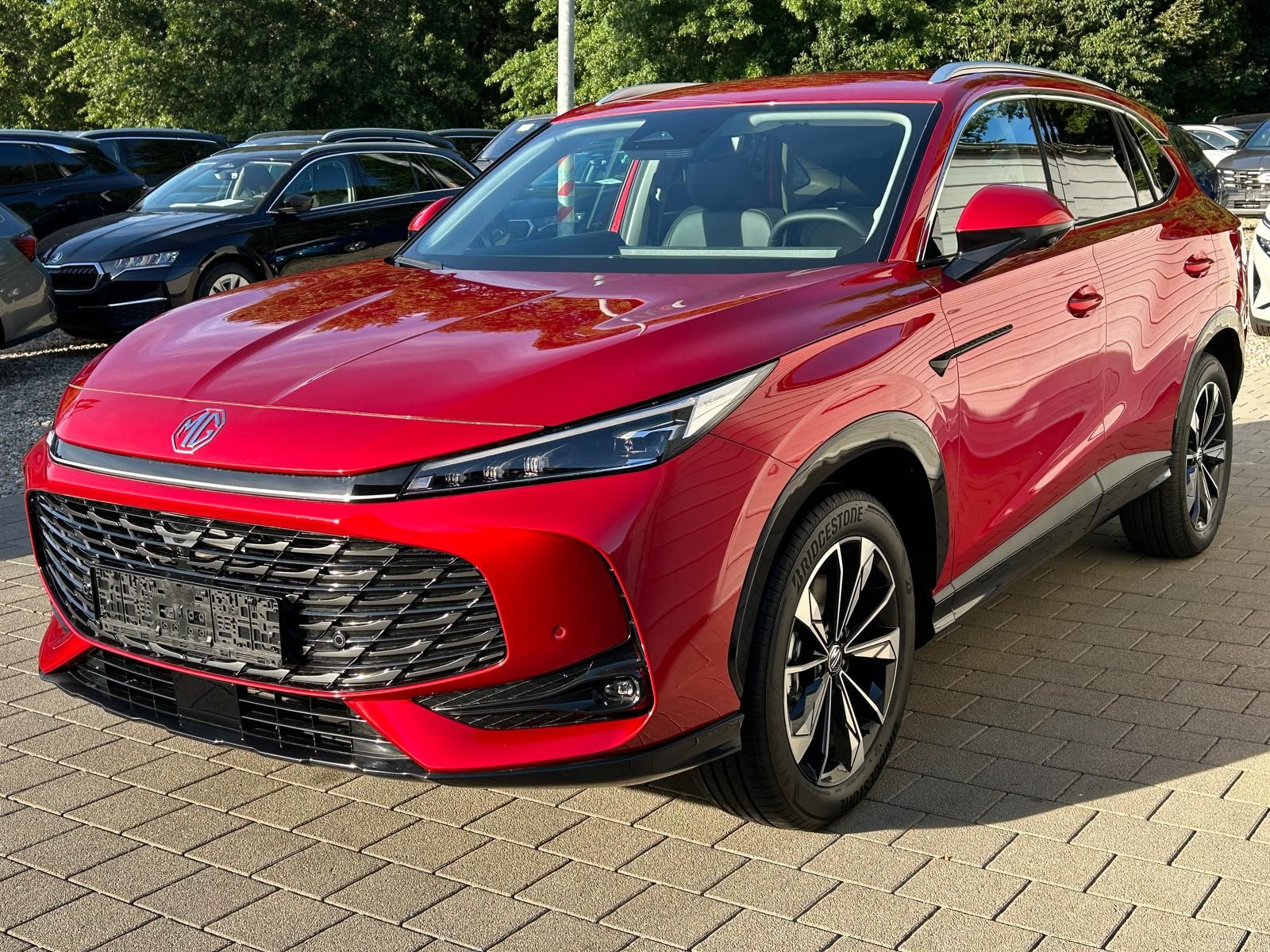 MG HS
