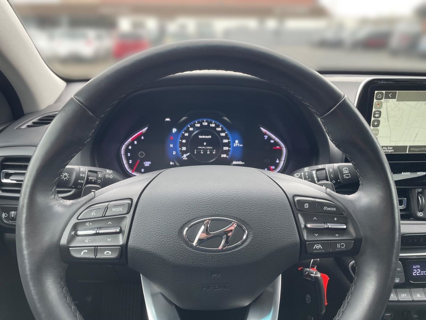 Fahrzeugabbildung Hyundai i30 1.6 CRDi Kombi Intro Edition Navigation Rück