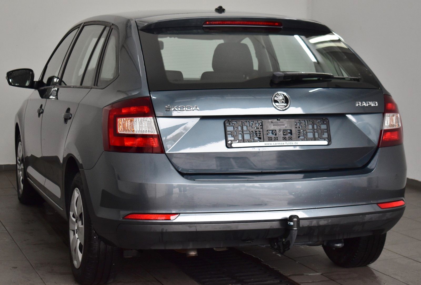 Fahrzeugabbildung SKODA Rapid Spaceback Active AHK,8-fach bereift