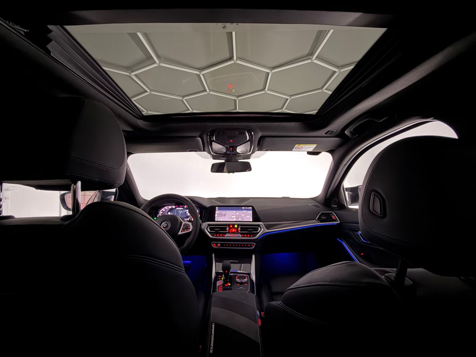 Fahrzeugabbildung BMW M340 d xDrive/STHZ/LASER/HuD/PANO/DRAVIT/DE FZG
