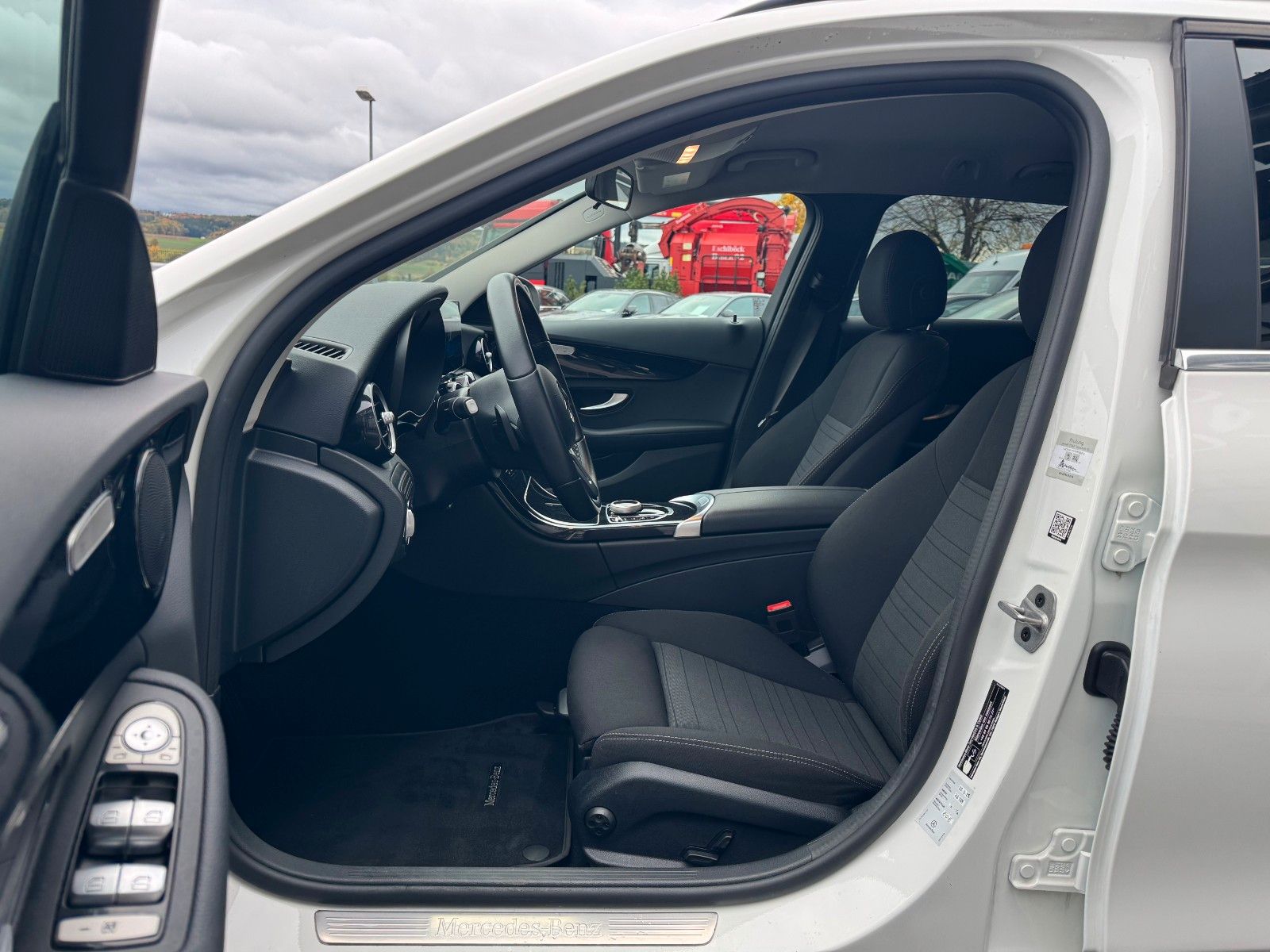 Fahrzeugabbildung Mercedes-Benz C 180d T LED+RKamera+SHZ+DAB