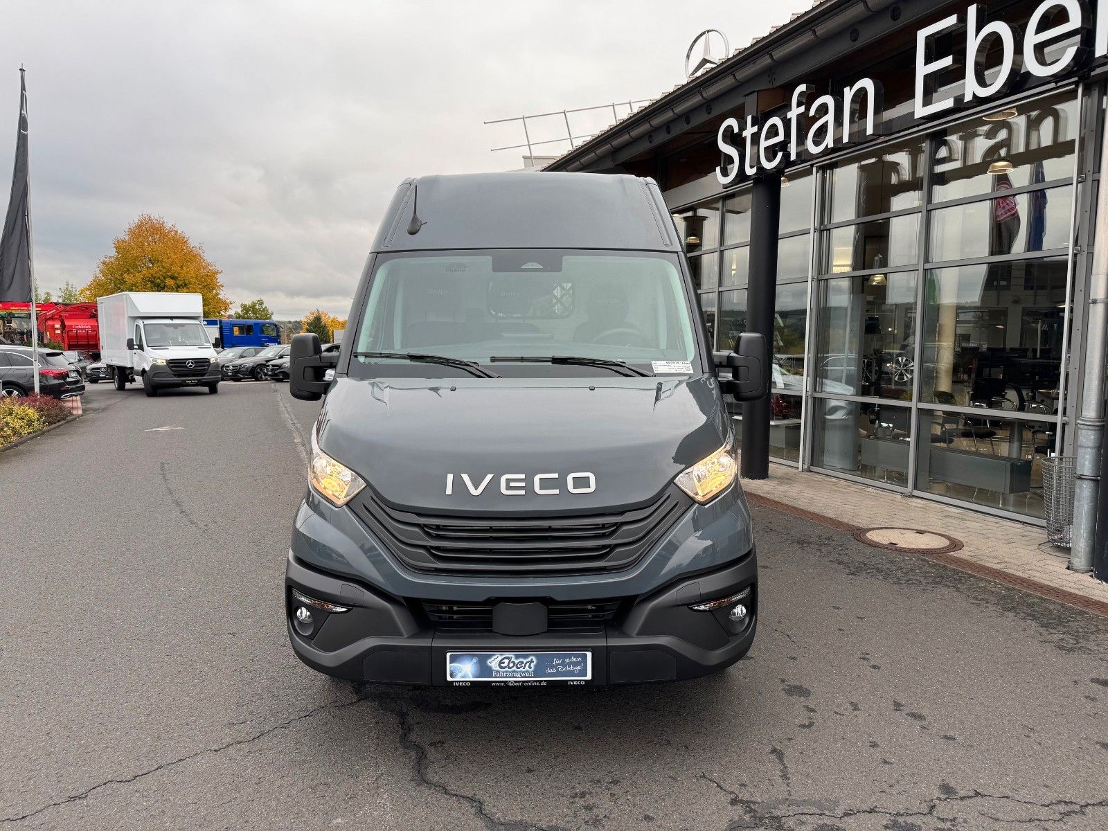 Fahrzeugabbildung Iveco Daily 35S18HA8 3.0L *R3.520mm*AHK*2xSchiebetür*