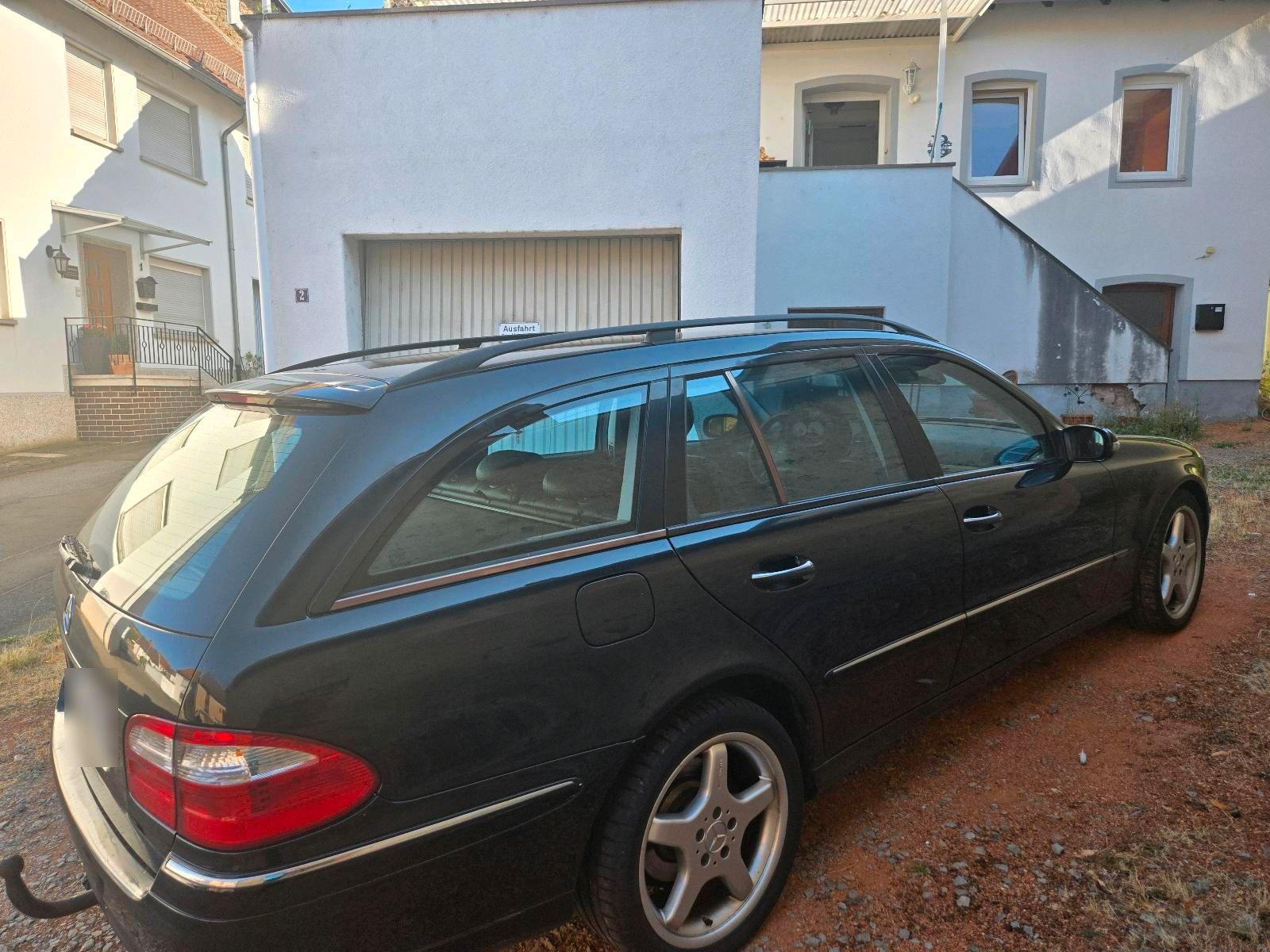 Mercedes-Benz E320 2004 — photo 8