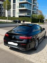 Mercedes-Benz E 200 4MATIC Autom. Panoramadach - Mercedes-Benz E 200 Gebrauchtwagen in Mannheim