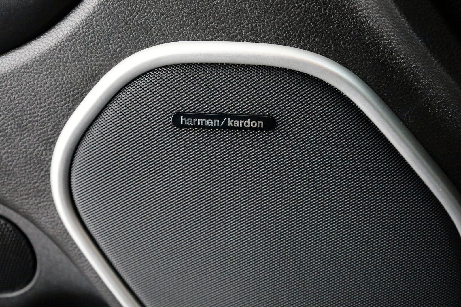 Fahrzeugabbildung Jeep Grand Cherokee 3.0CRD Summit Leder,Navi,Panorama