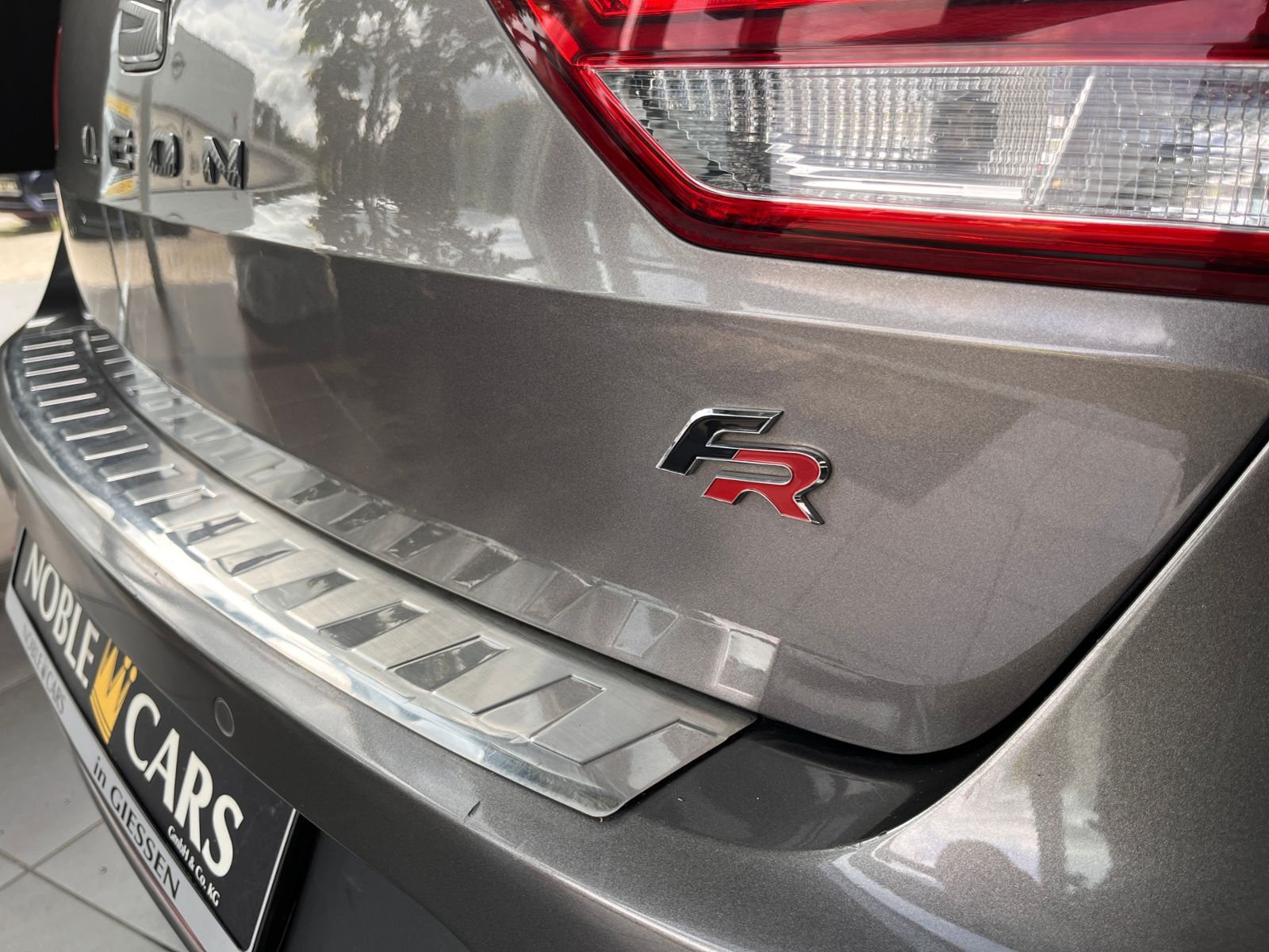 Fahrzeugabbildung SEAT Leon ST FR KLIMA LED NAVI ALU