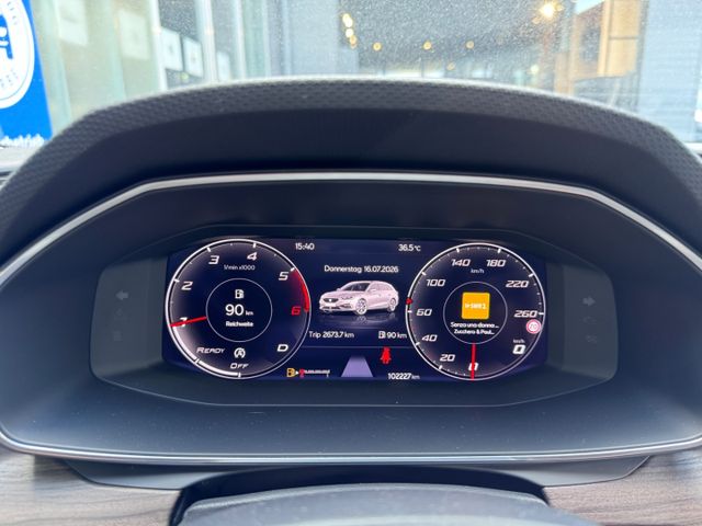 Leon Sportstourer Xcellence *Navi+Digitales Cock