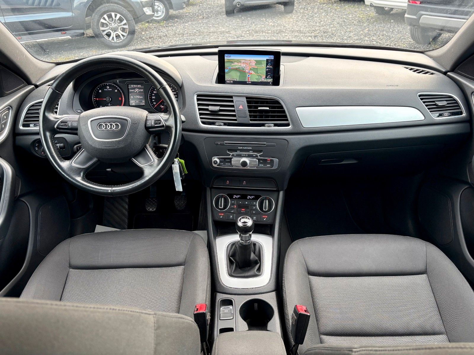 Fahrzeugabbildung Audi Q3 2.0 TDI basis Navi Xenon Tempomat SPORTFWK