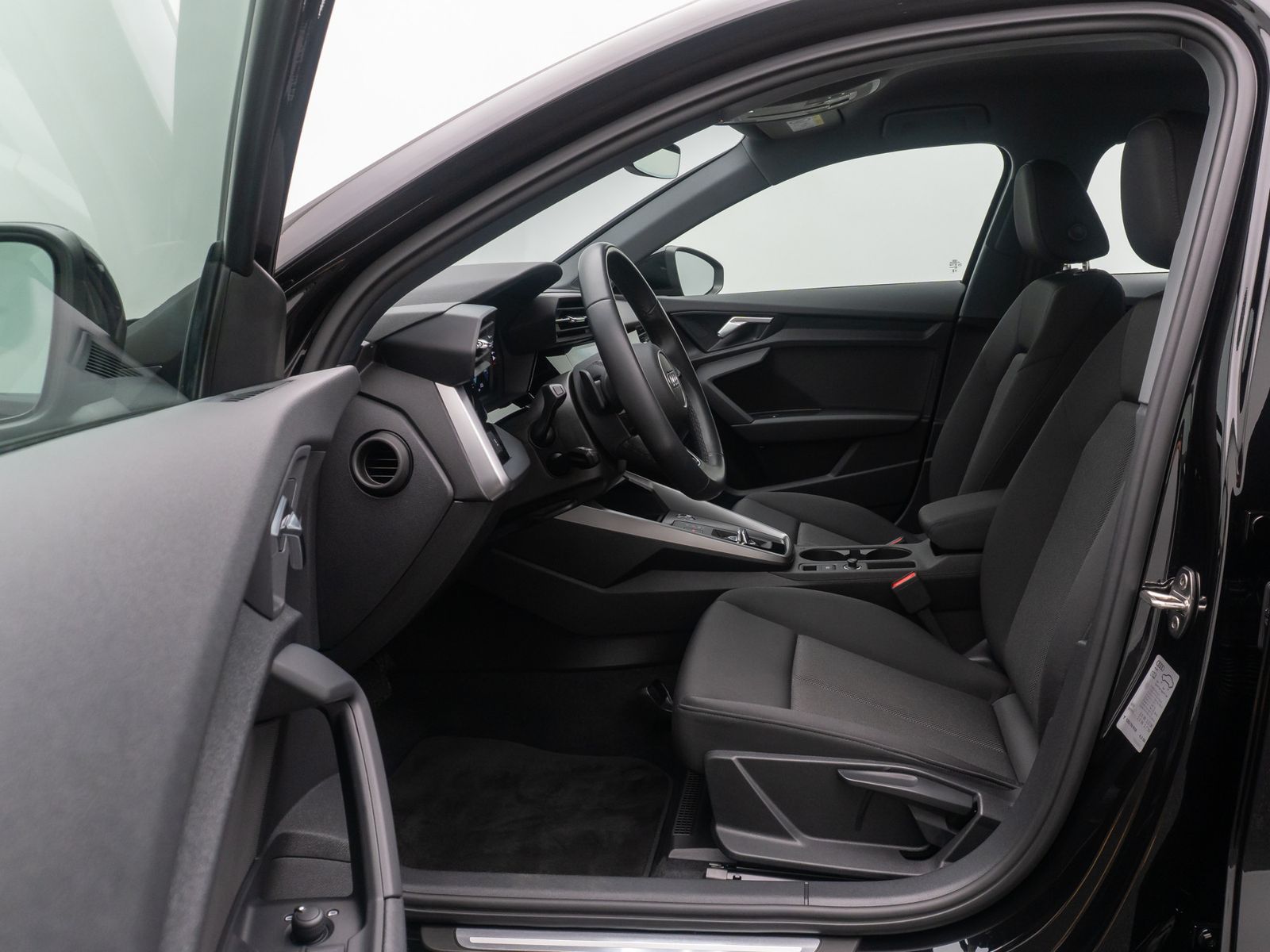 Fahrzeugabbildung Audi A3 30 TFSI S tronic Sportback PDC DAB FahrAssist
