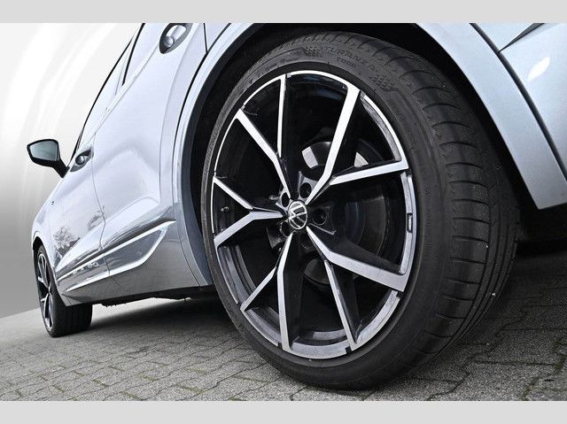 Volkswagen Touareg 3.0 l V6 TDI 4MOTION R-Line Black Style foto 5