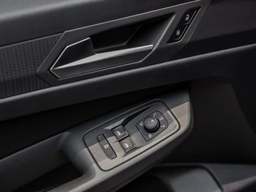 Ford Tourneo Connect 2.0 Titanium Fahrassistenz-Paket