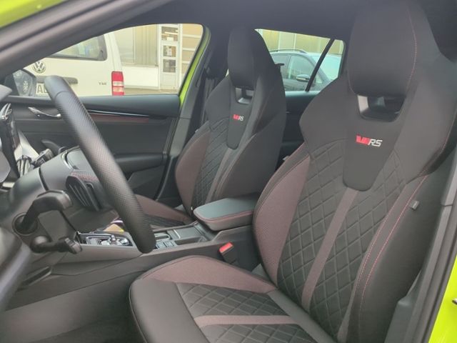 Fahrzeugabbildung SKODA Octavia Combi 1.4 TSI DSG iV RS AHK DCC ACC COLU