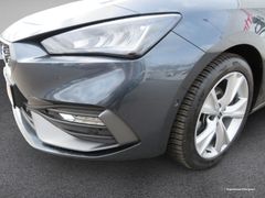 SEAT Leon 1.5 TSI FR Fahrass LED Navi Rfk Sitzhzg ACC SEAT Leon 1.5 TSI FR Fahrass LED Navi Rfk Sitzhzg ACC