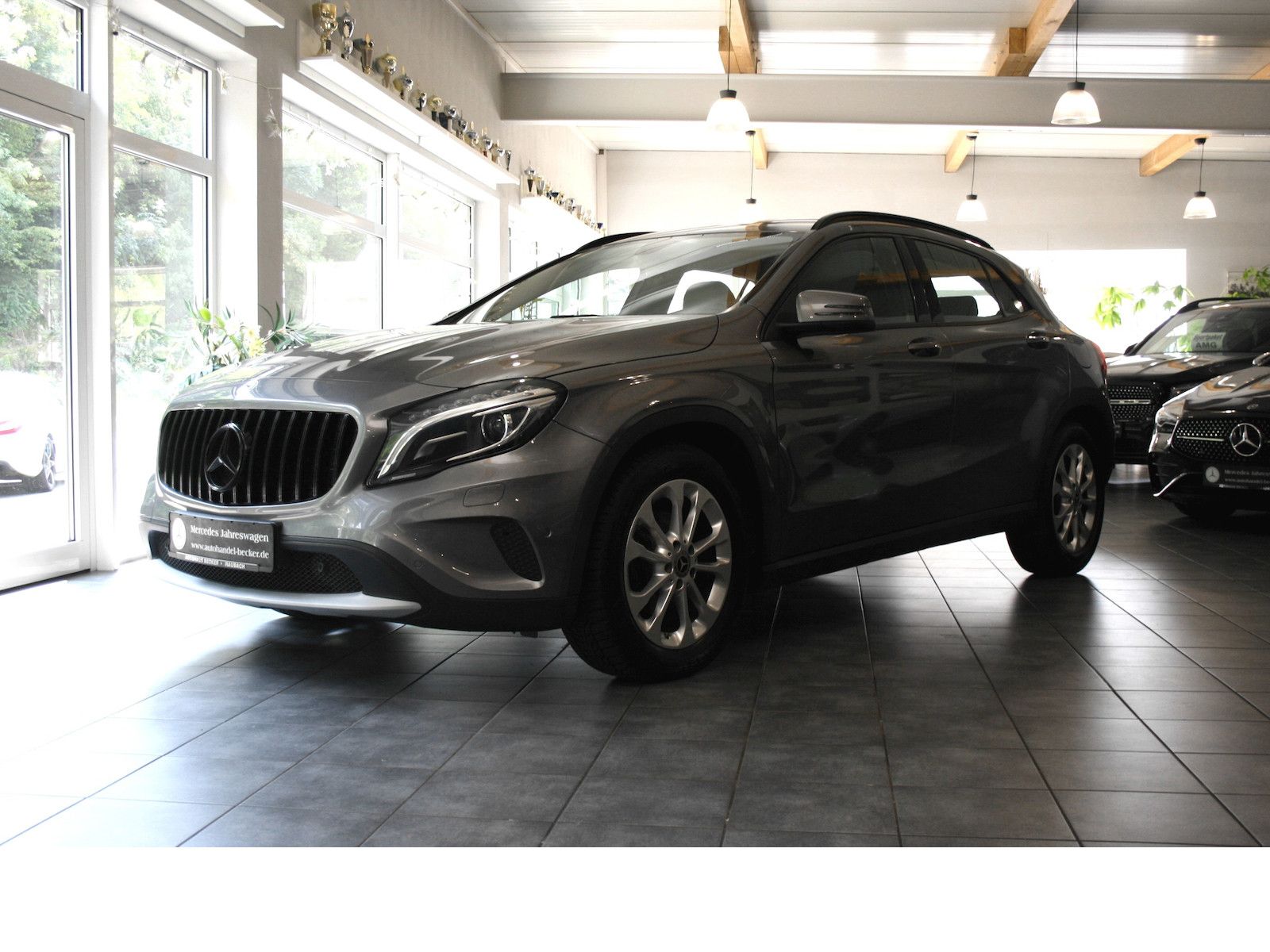 Fahrzeugabbildung Mercedes-Benz GLA 200 d Style *Bi-Xenon*AHK*Euro6*PTS*Navi